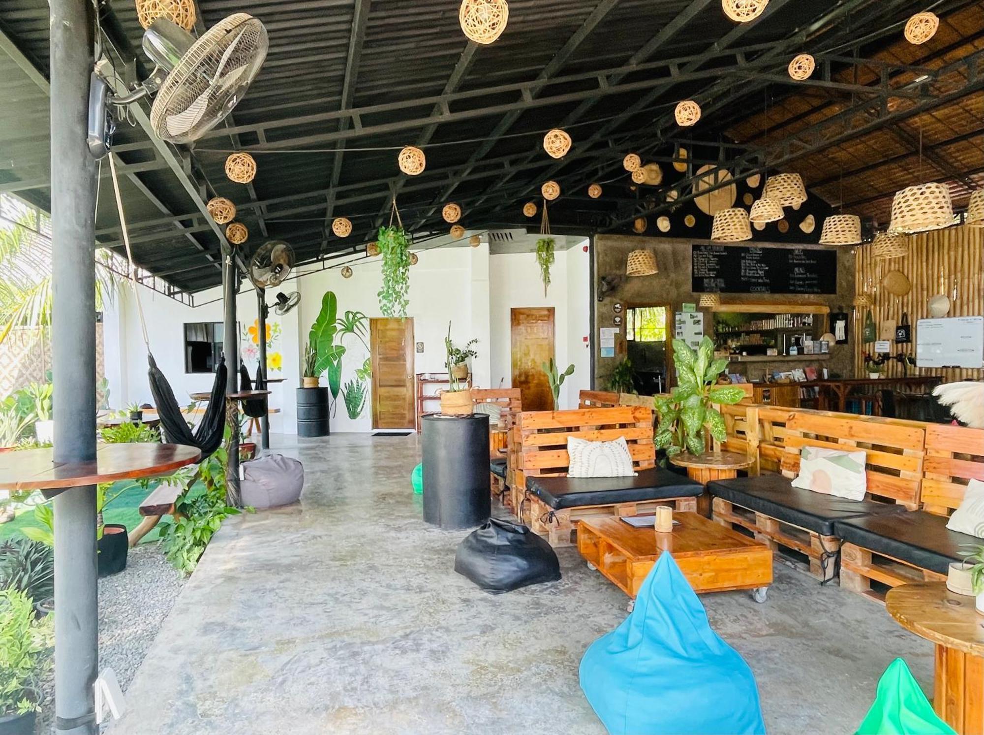Maayong Hostel (Adults Only) Моалбоал Экстерьер фото